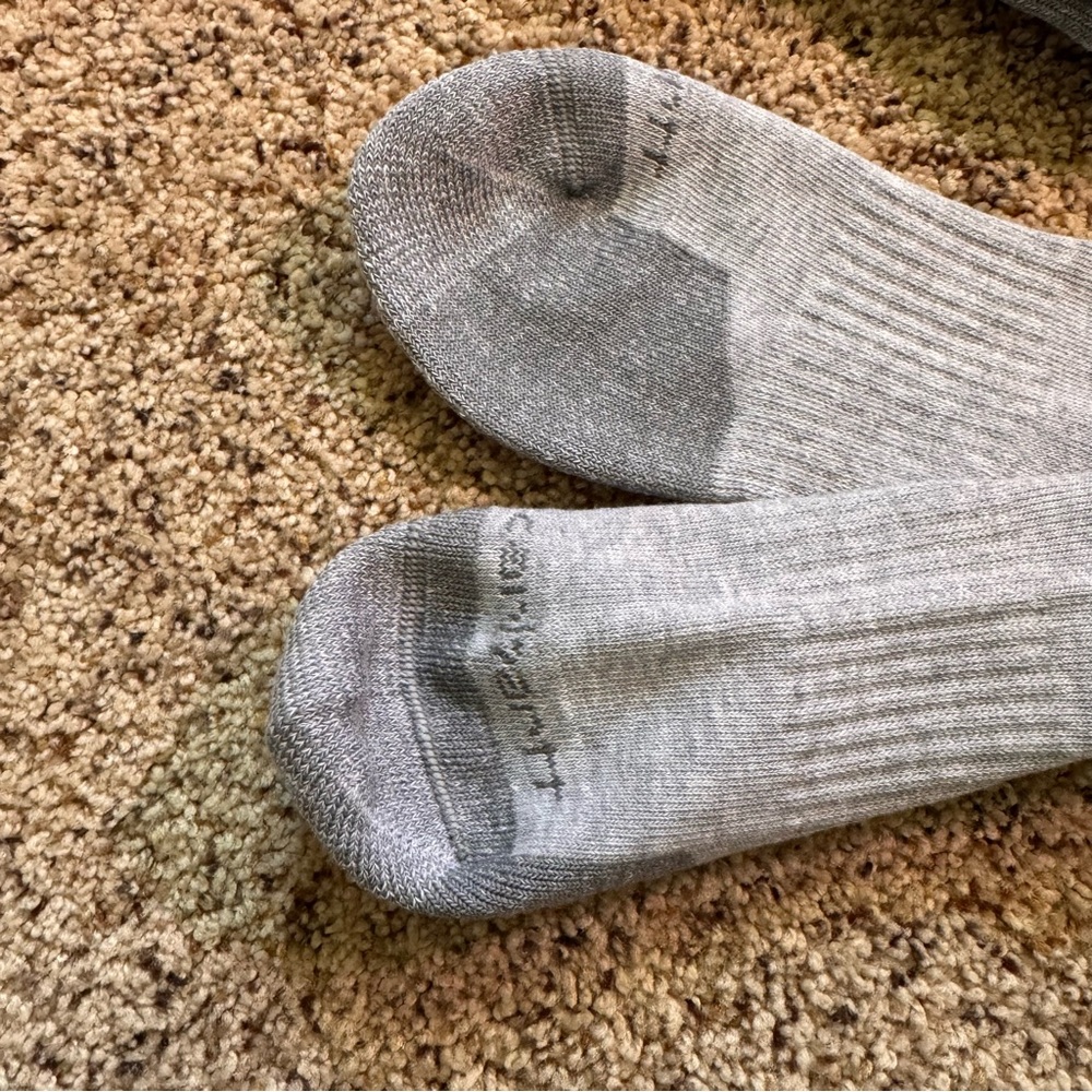 Men's Carhartt Midweight Grey Crew Socks - Cushioned Comfort (3 Pack) - Picture 2 of 3